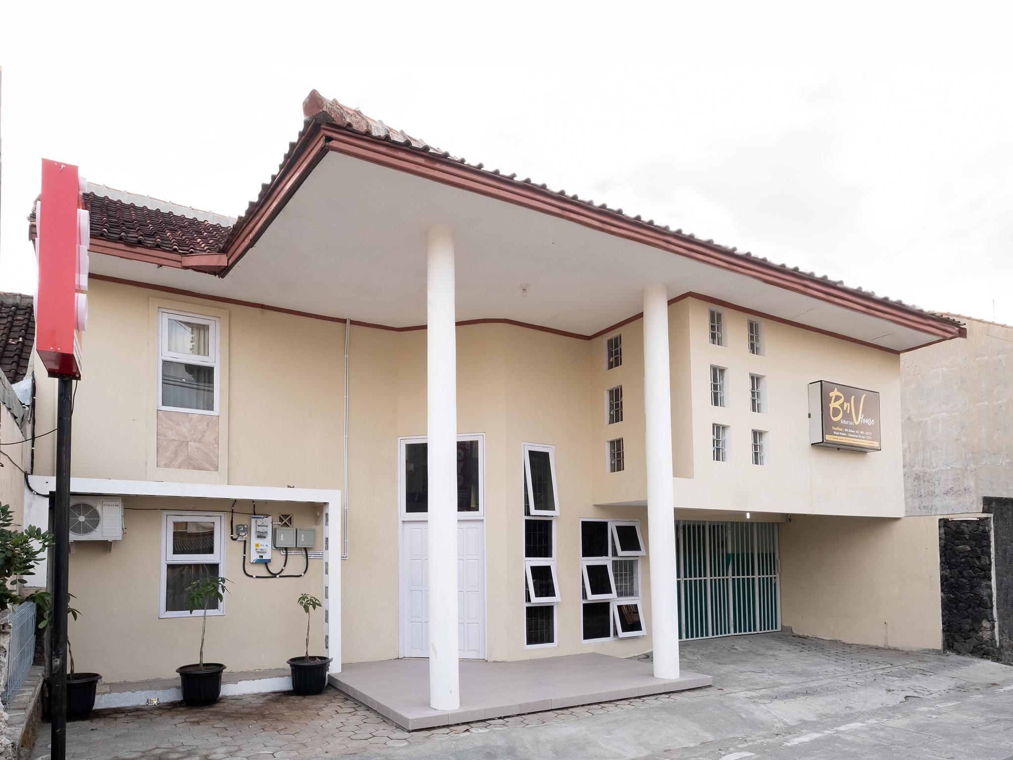 Hotel Oyo 2173 Bnv House Babarsari Maguwo Exteriér fotografie