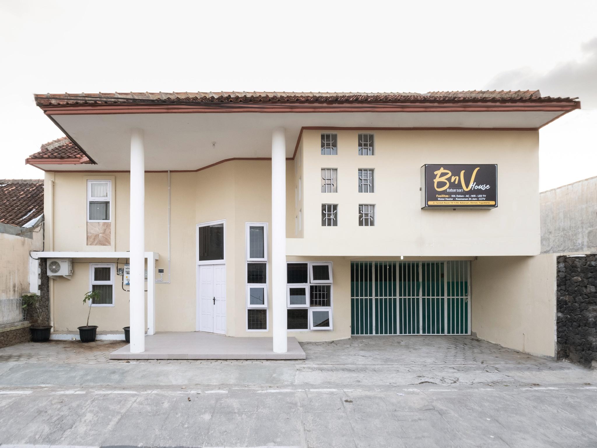Hotel Oyo 2173 Bnv House Babarsari Maguwo Exteriér fotografie