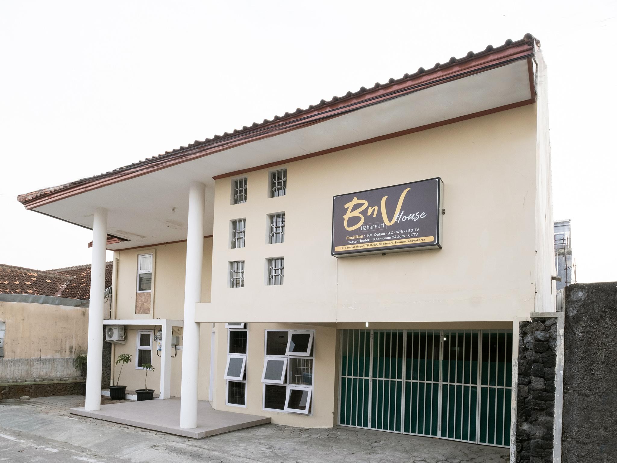 Hotel Oyo 2173 Bnv House Babarsari Maguwo Exteriér fotografie